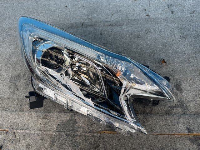 点灯OK ノート DBA-E12 右/運転席 LED ヘッドライト ヘッドランプ レベライザー付 メダリスト イチコー 1895 26010-5VA0A拍卖