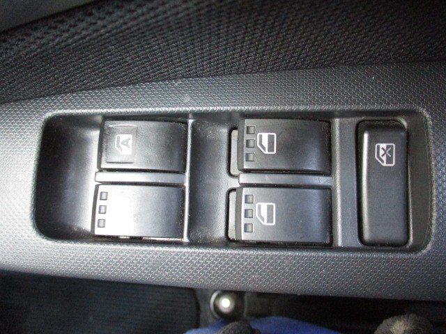 78745km 現車テストOK ムーヴ DBA-LA100S パワーウインドウスイッチ カスタム X SA W24 84820-B2390拍卖