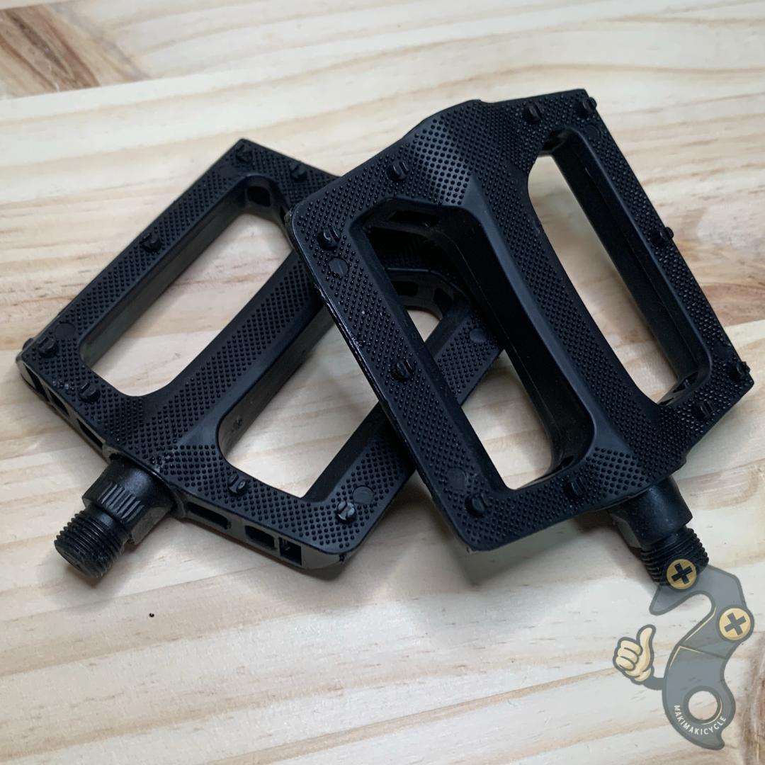 【新品】フラットペダル 樹脂ペダル ブラック MTB クロスバイク プラペダル拍卖