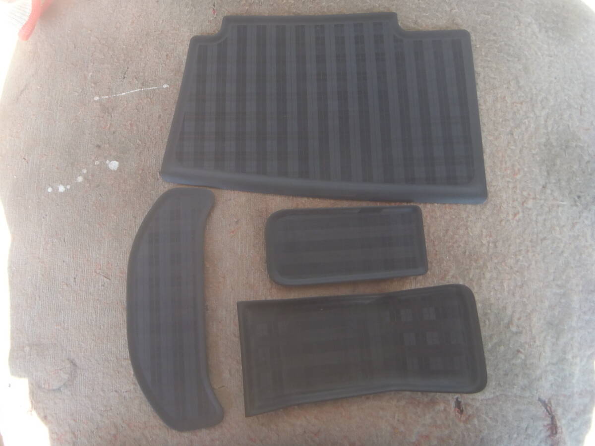 (BMW ミニ クラブマン クーパーSD LR20 F54) グローブボックス コンソール マット トレー拍卖