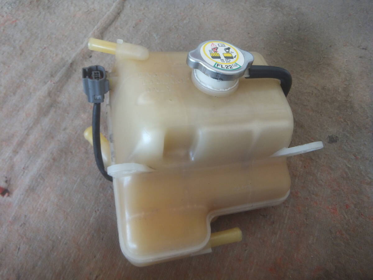 (RX-8 SE3P 後期) ラジエーター リザーブタンク拍卖