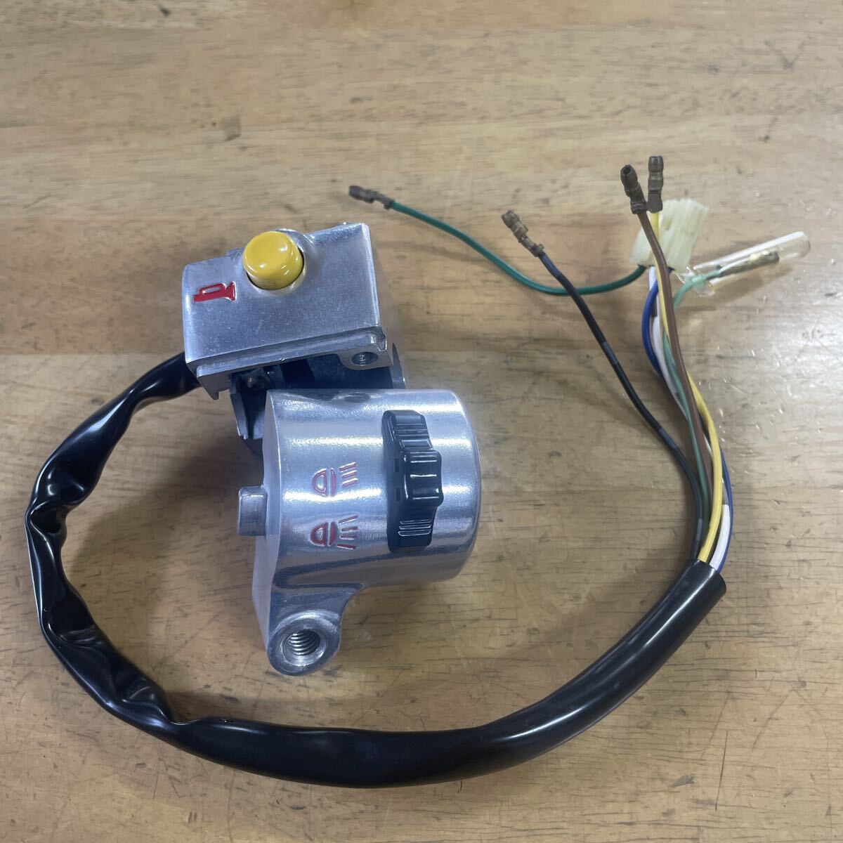 ホンダ 純正スイッチボックス ハンドルスイッチスーパーカブ 6v 左側スイッチボックス拍卖