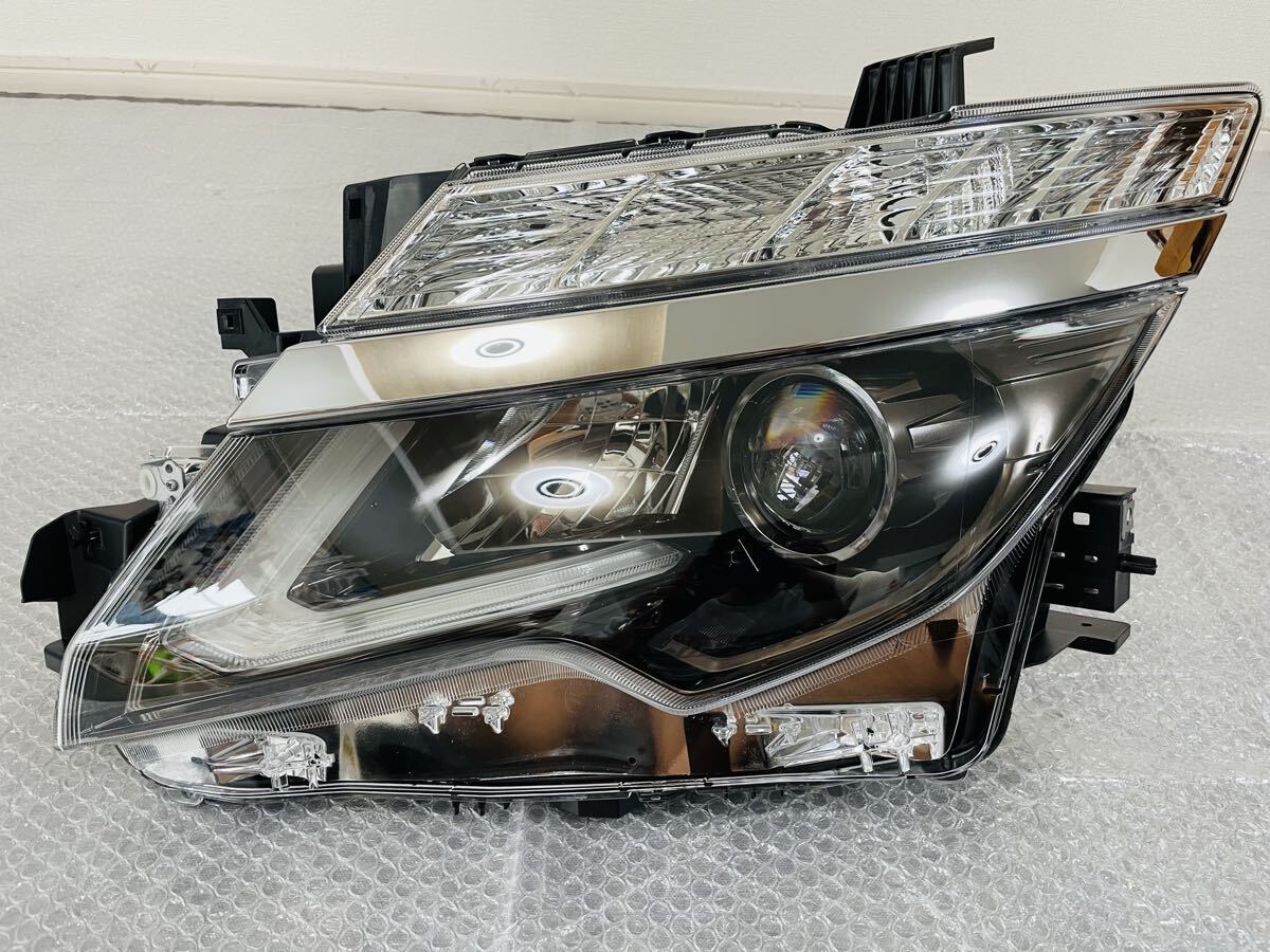 ★極上品 破損無し★ エルグランド 100-23674 koito E52 後期 最終型 ヘッドライト ヘッドランプ LED 左 ハイウェイスター ライダー 拍卖