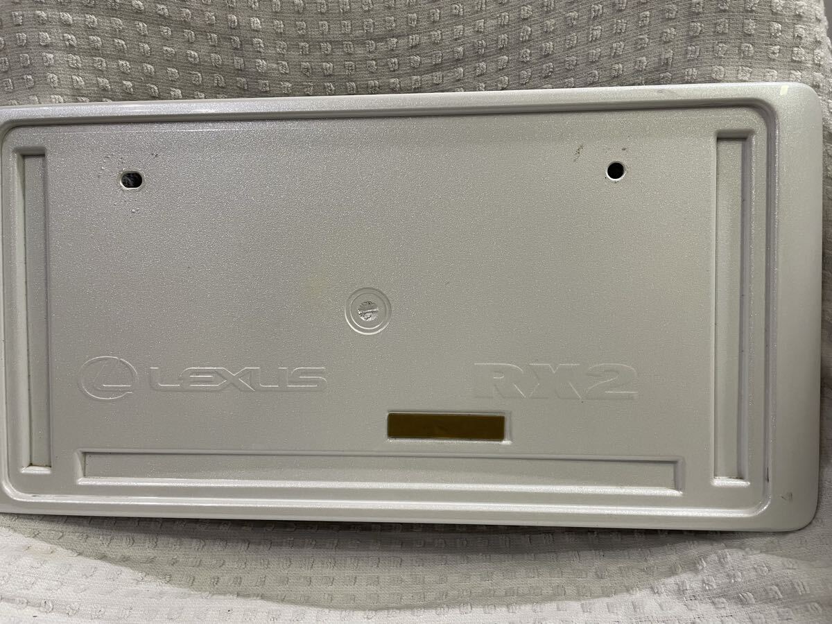 ★レクサス LEXUS RX 純正 リア ナンバーフレーム ナンバーベース ナンバープレート パールホワイト系 拍卖