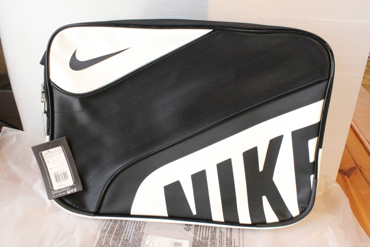 【終活品 未使用 ジャンク】ナイキ NIKE ミディアム ショルダー BZ9448-122 黒×白拍卖