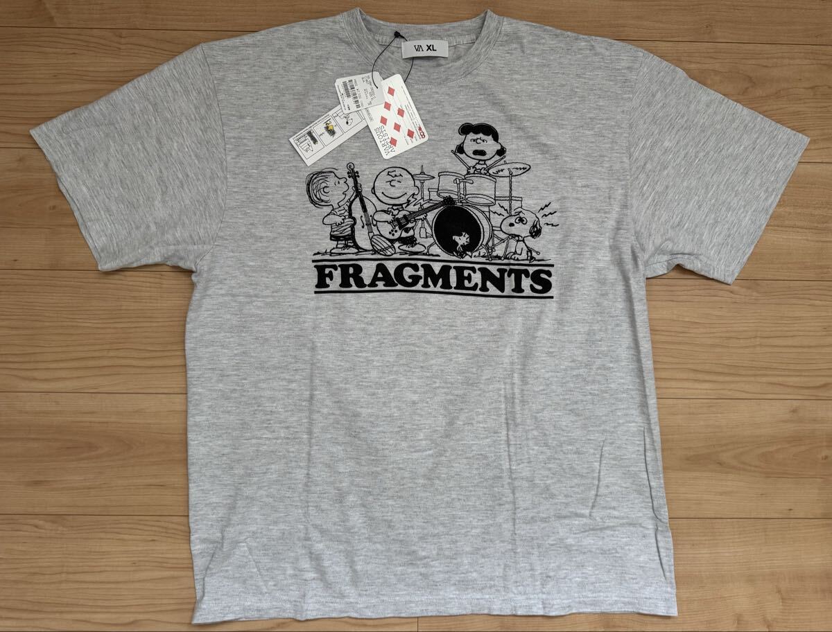 新品 VA フラグメントデザイン×ピーナッツ バンドTシャツ XL グレー 半袖Tシャツ FRAGMENTS×PEANUTS スヌーピー SNOOPY拍卖