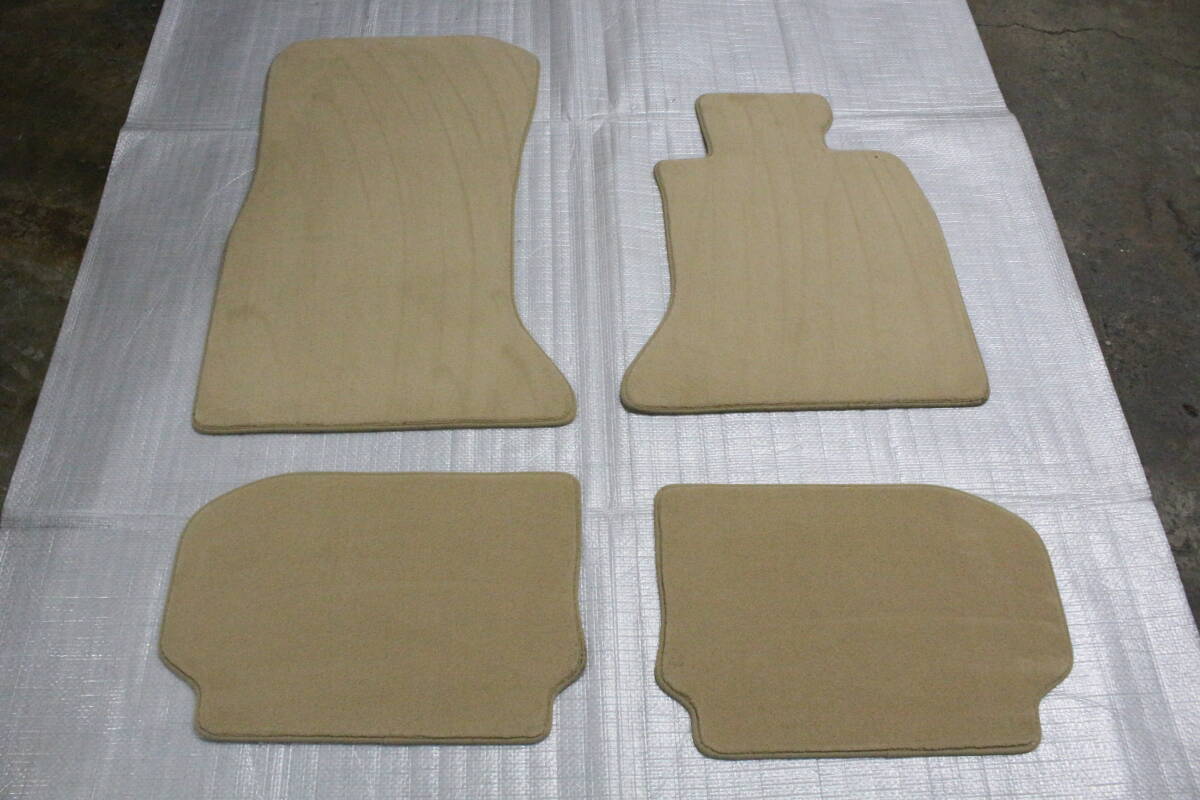 2678【新車外し品】BMW 純正 5シリーズ F10型 フロアマット 106480-11 右ハンドル用拍卖