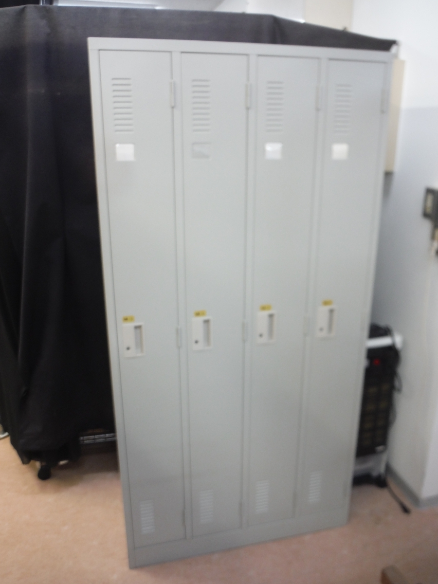 ○BEi メーカー不明 4人用スチールロッカー 900x515x1790 中古 鳥取県 引取限定拍卖