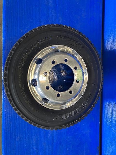 ★送料無料★1 スタッドレス 245/70R19.5 DUNLOP SP001 2019年製 4軸低床 ISO アルコア アルミ 19.5×6.75 8穴拍卖