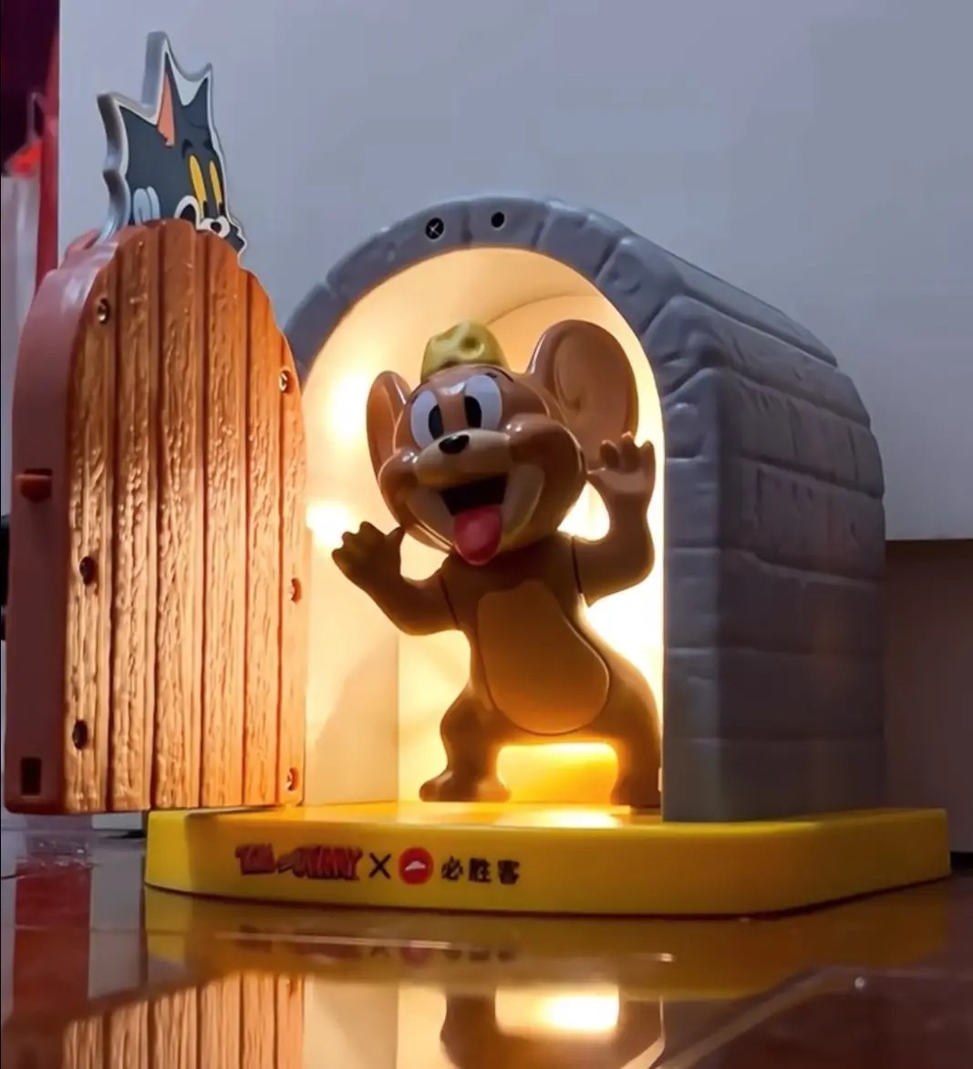 海外限定 ピザハット×トムとジェリー センサーライト拍卖
