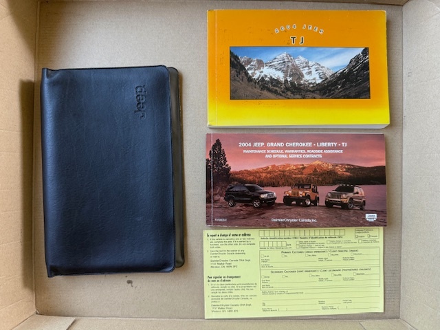 JEEP TJ クライスラー 2004y 純正 オーナーズマニュアルケース 車検証 書類 マニュアル 取説 取扱説明書 ケース拍卖