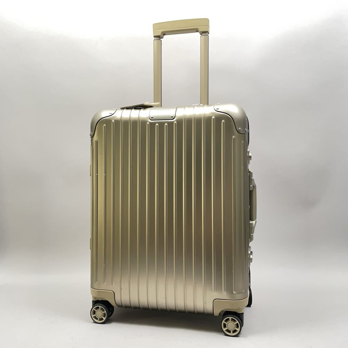 超美品!! 現行 24.2万 リモワ スーツケース 925.56 03400 オリジナル キャビンプラス 49Lカラー チタニウム 4輪 I29-2拍卖