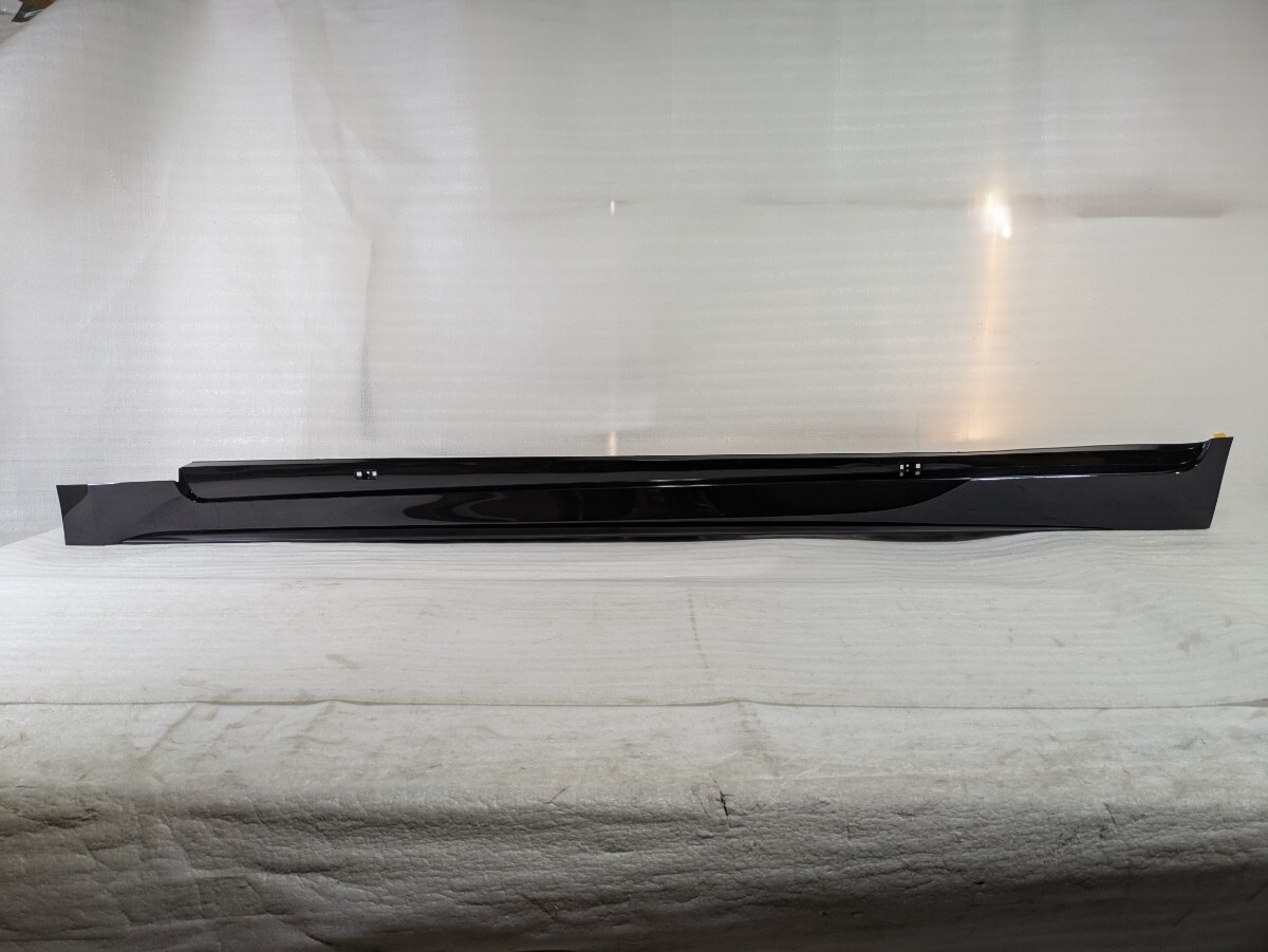 レクサス 未使用品 AVE30/AVE35/ASE30 IS 30系 後期 サイドステップ 左側 75860-53051/75860-53050 ブラック 棚番G-1167拍卖