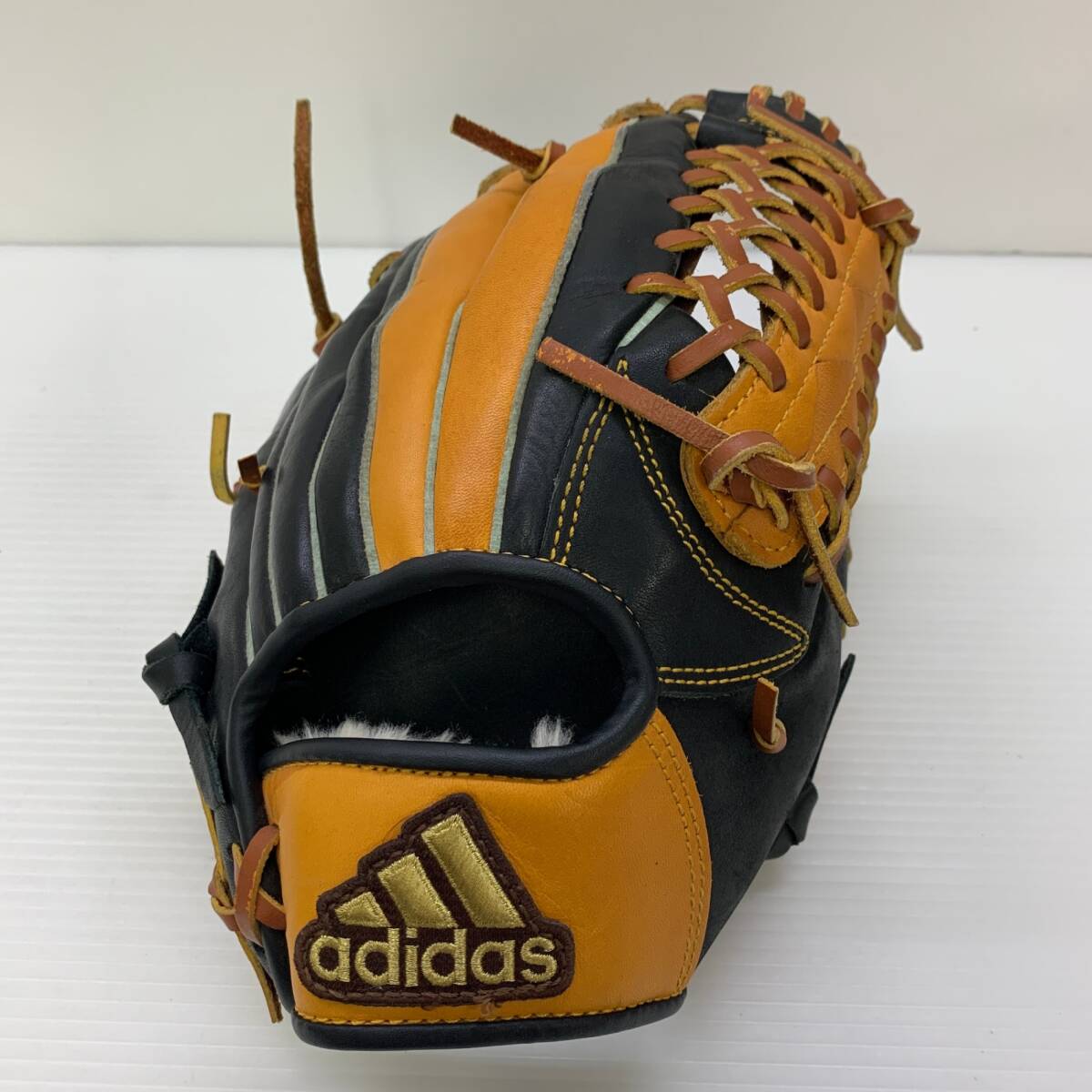 アディダス adidas 軟式 大人 一般 オールラウンド グローブ グラブ 右投げ DU9629 中古品 野球 6245拍卖