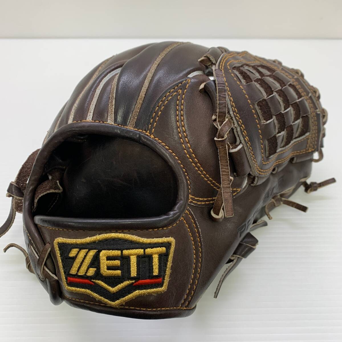 ゼット ZETT プロステイタス 硬式 大人 一般 内野手用 グローブ グラブ 右投げ BPROG566 中古品 グローブ袋付き 野球 6251拍卖