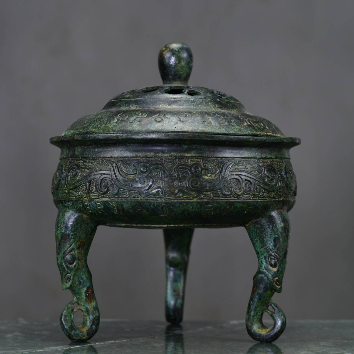 唐物 戰國時期 青銅 鏤空三足鼎 銅製 青銅器 極細工 古美術品 時代物 中国古玩 骨董品 D69拍卖