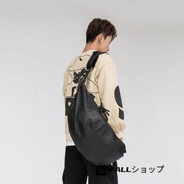 ショルダーバッグ メンズ カジュアル 大容量 黒 ストリート 2WAY 半月形拍卖