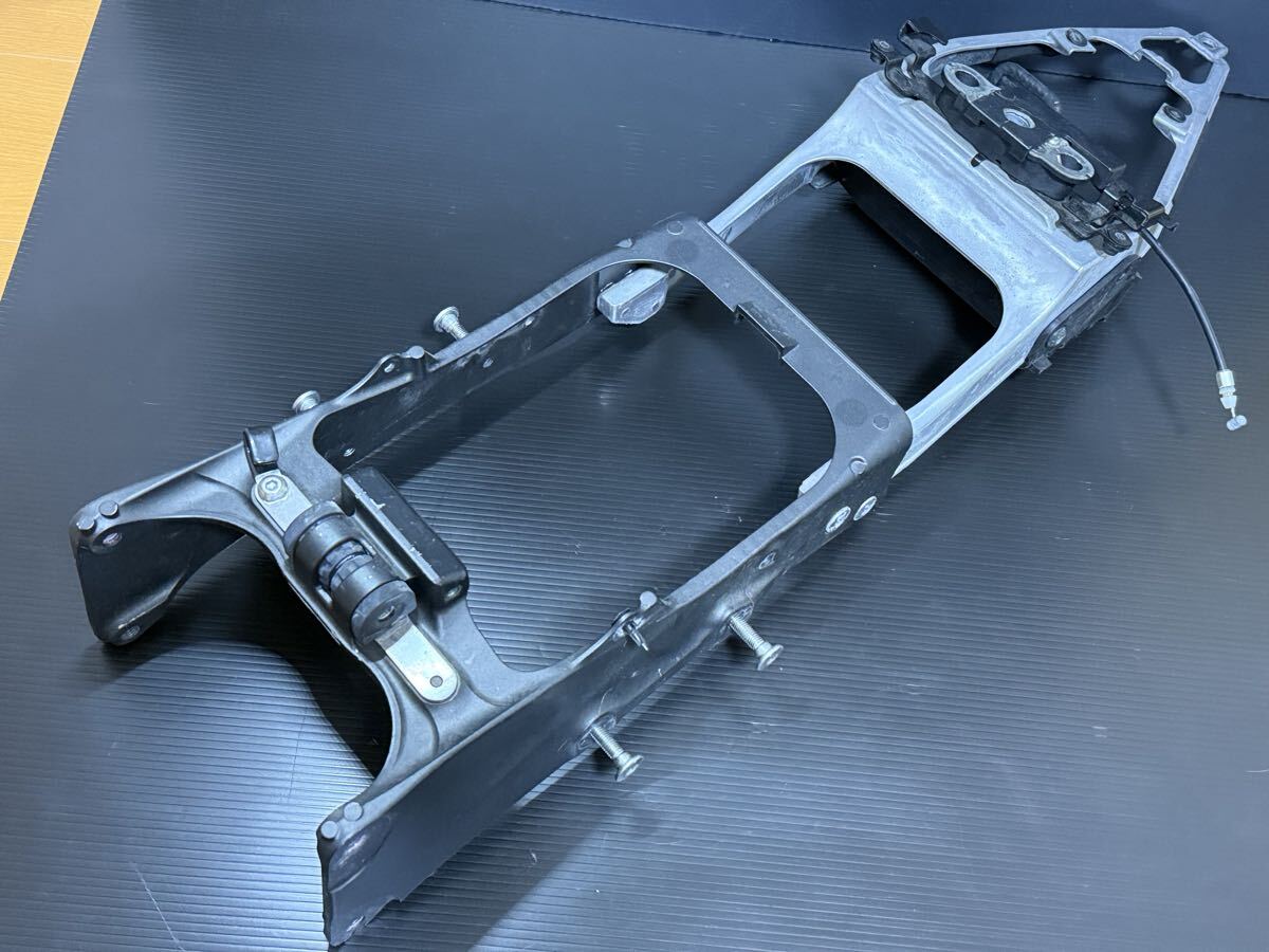 ZX-6R 636EF 純正 シートレール!曲がりなし サブフレーム シートフレーム拍卖