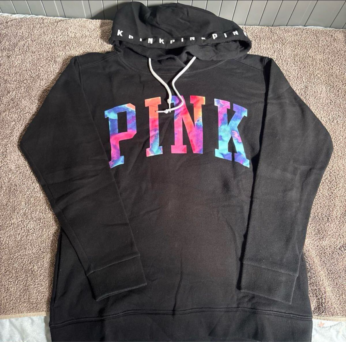 PINK カラフルロゴ パーカー S拍卖