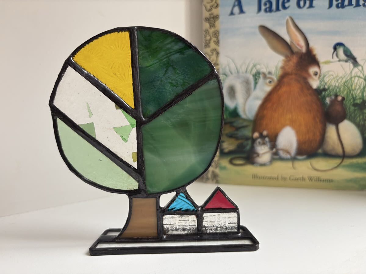 ステンドグラス大きな木と小さなお家のオブジェ拍卖