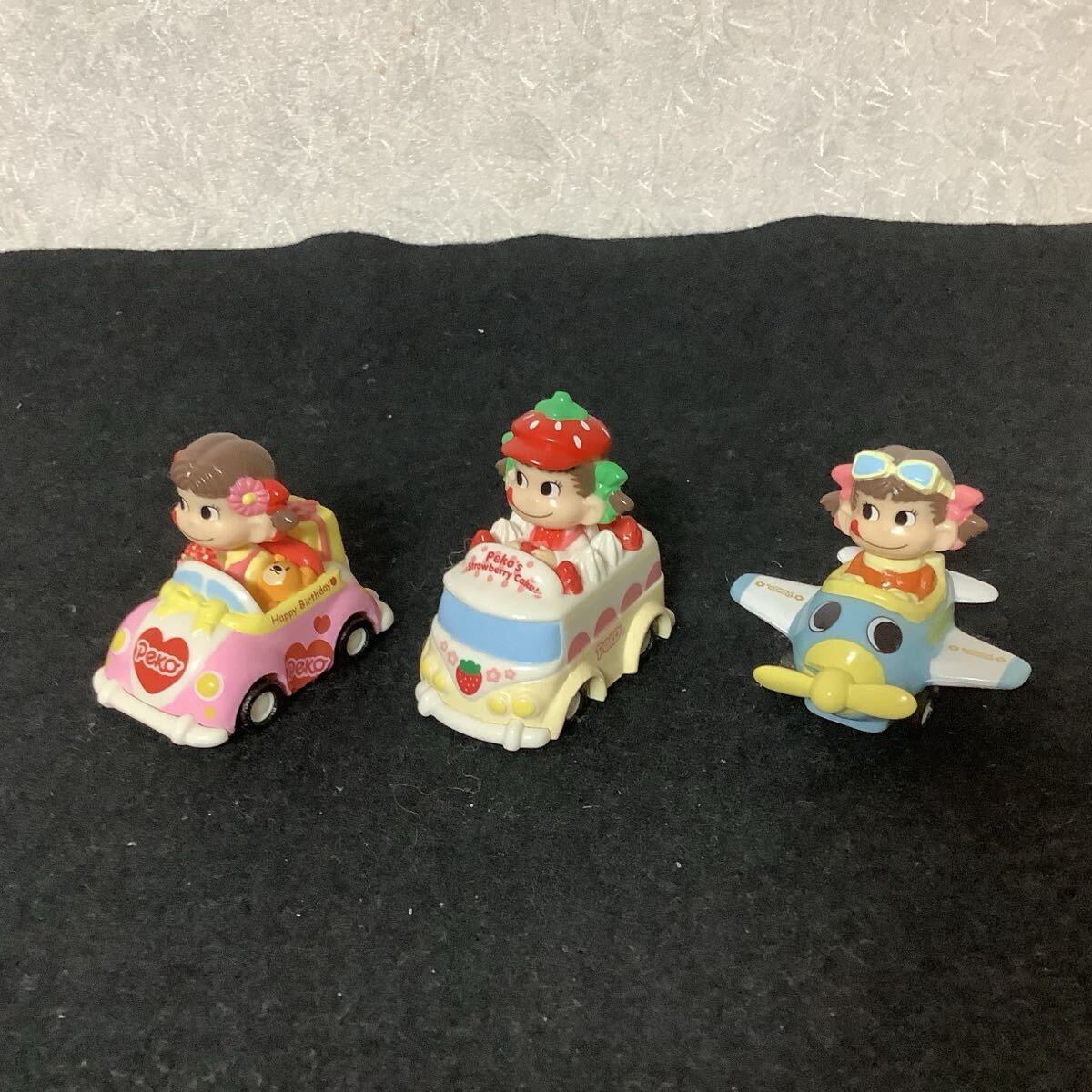 不二家 ペコちゃん ミニカー プルバックカー バースディカー 飛行機 3点 食玩拍卖
