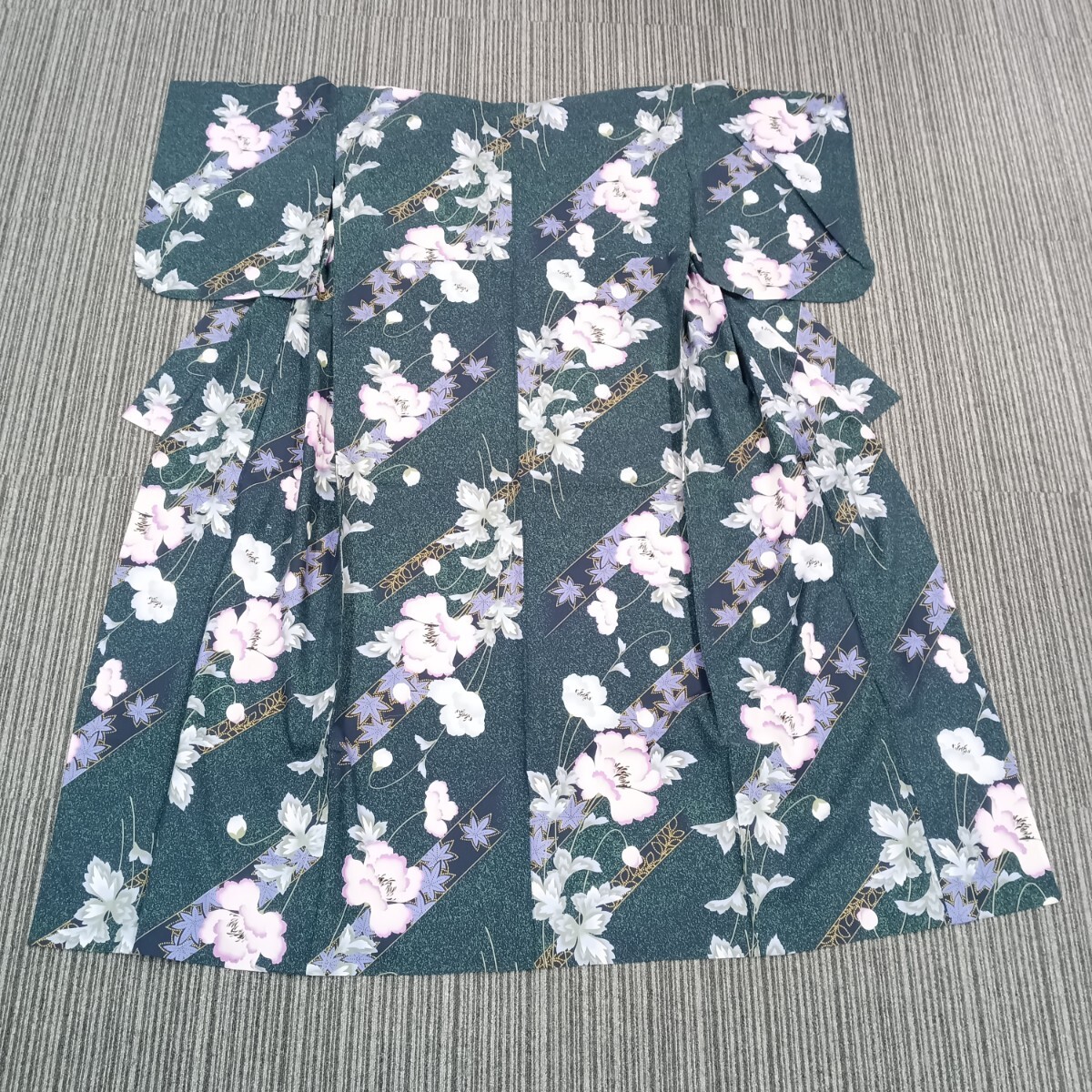 B42 浴衣 花柄 グリーン系 裄丈64.5cm 着丈64.5cm 和装 夏祭り 盆踊り イベント拍卖