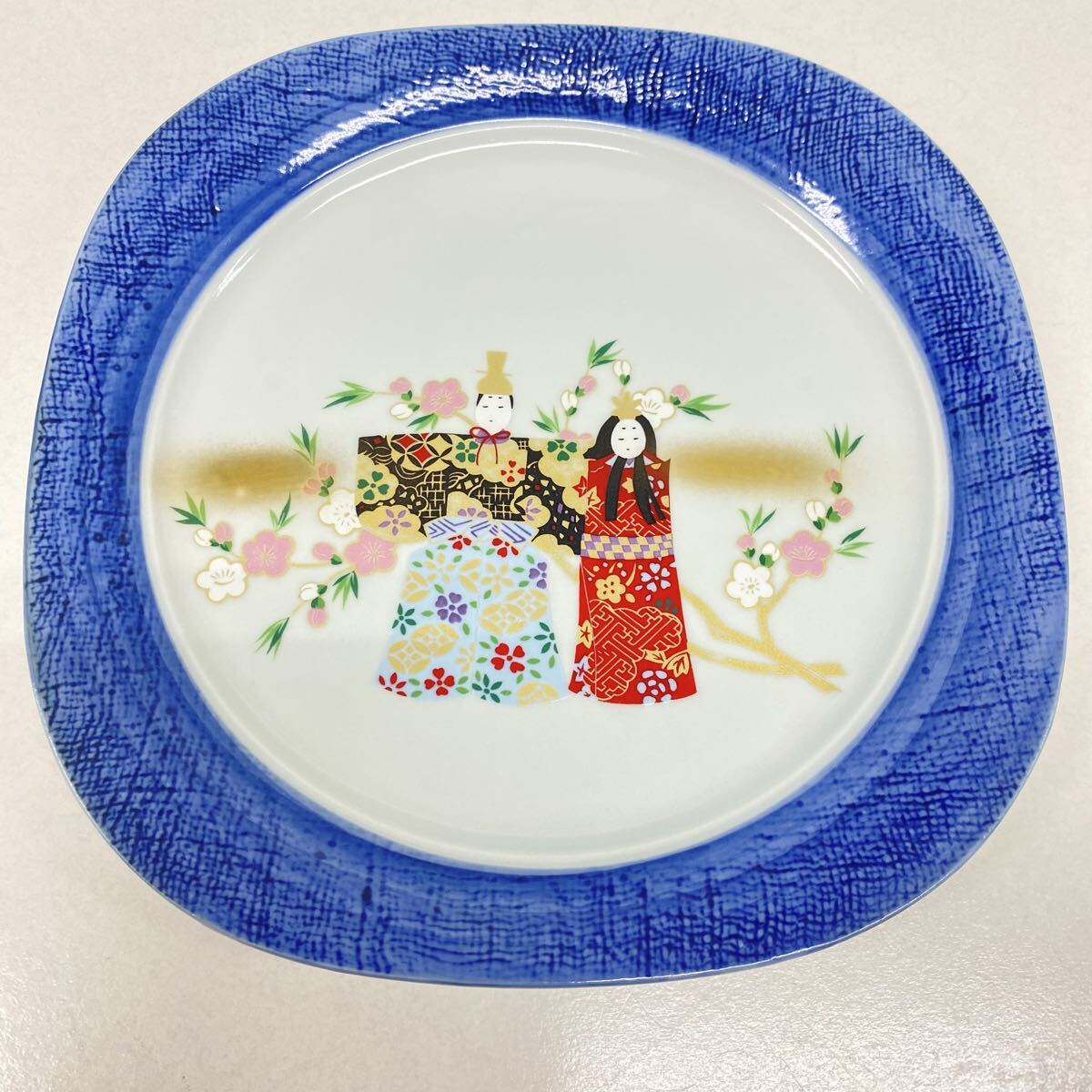T103 陶器 九谷焼 陶盛 雛人形 染付 金彩 色絵 飾り皿 プレート皿 ひな祭り 和食器 飾り皿拍卖