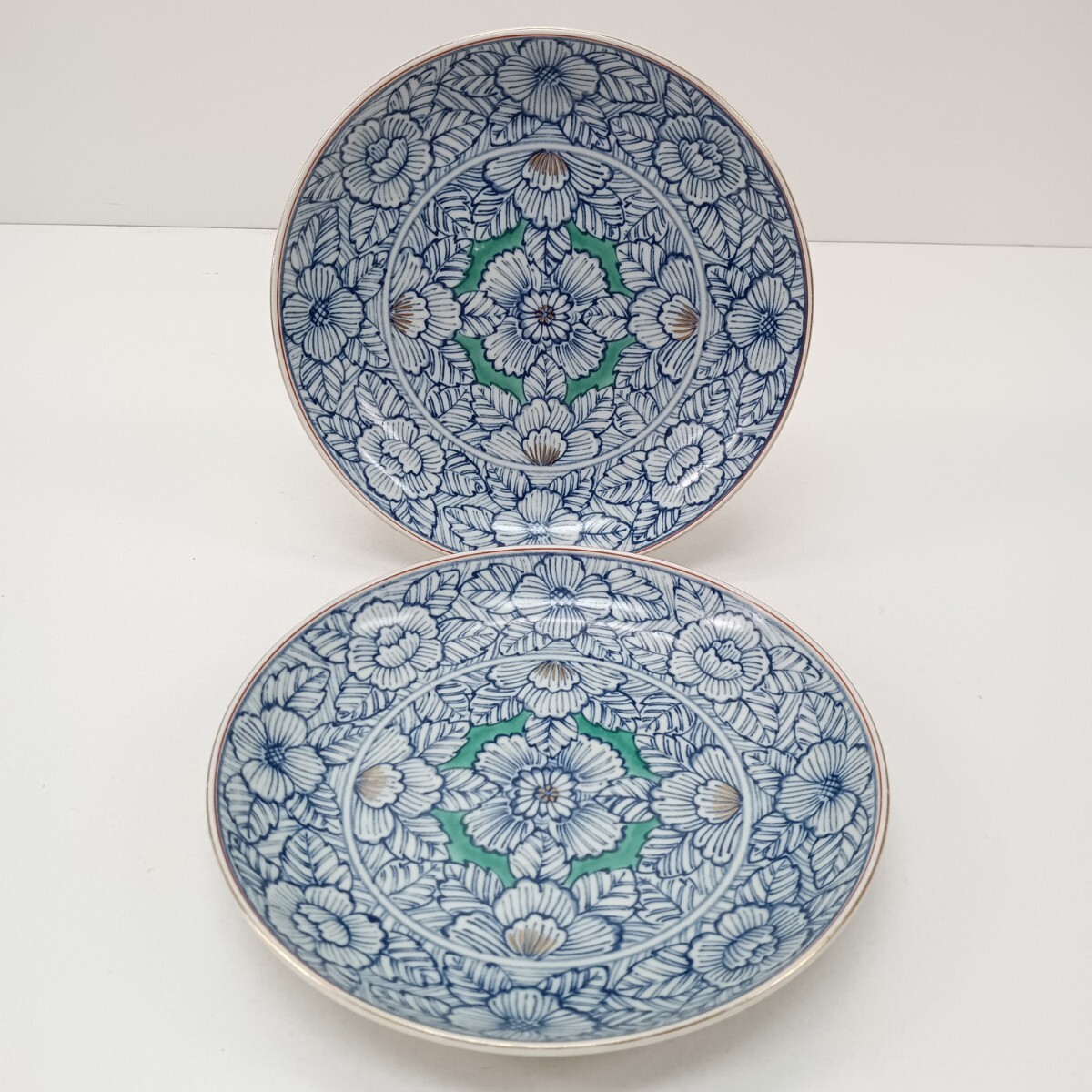 T36 幸泉窯 中皿 取り皿 皿 プレート 染付 金彩 花柄 2点セット まとめて 陶器 食器 和食器 サイズ径 約20cm拍卖