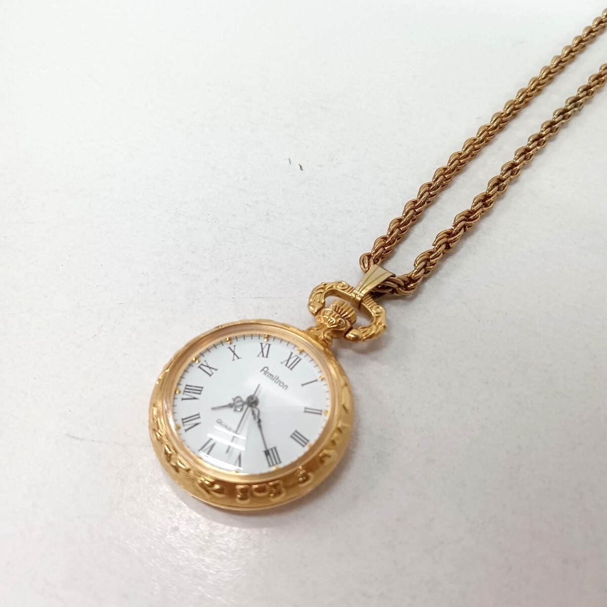 196 Armitron ゴールドトーン 懐中時計 QUARTZ クォーツ ペンダント ジュエリー 時計 ペンダント時計 レディース 動作未確認 現状品拍卖