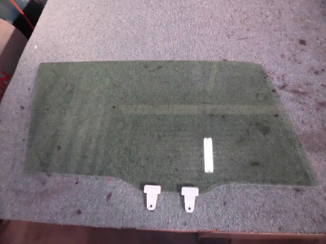 2kurudepa H15年 MRワゴン DBA-MF33S フロント 右 ドア ガラス 福山通運で発送の為、個人宅発送不可 7671拍卖