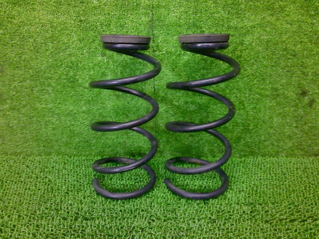 4kurudepa H30年 ノート DAA-HE12 リア スプリング セット サス 55020-5WK1A E-POWER拍卖