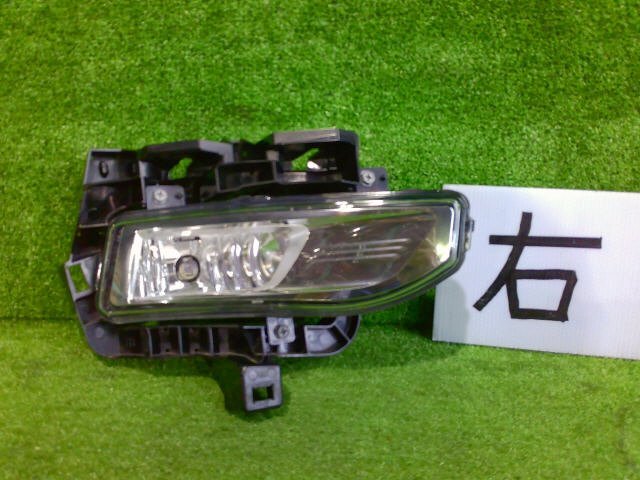 4kurudepa H30年 ノート DAA-HE12 右 フォグ ランプ ライト 26150-8995A バンパー取付タイプ E-POWER 後期拍卖