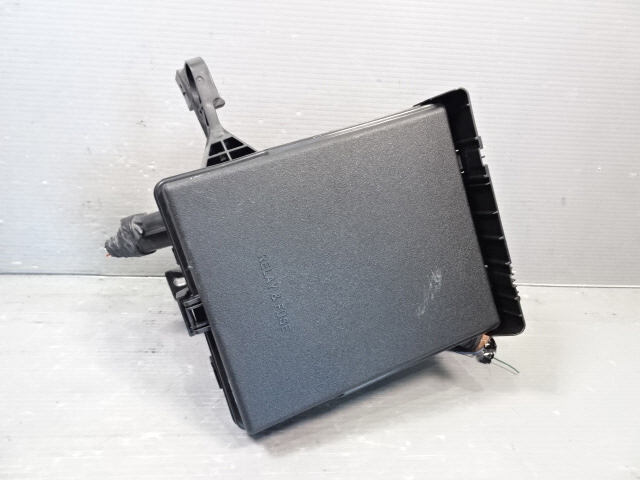 ヴェルファイア DBA-AGH30W ヒューズ ボックス BOX 2AR-FE 平成29年 ゴールデンアイズ ハーネスカット品 1kurudepa拍卖