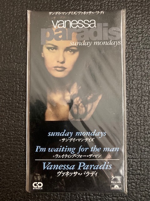 【貴重】ヴァネッサ・パラディ Vanessa Paradis - サンデイ・マンディズ(日本盤スナップパック8cm CDシングル)拍卖