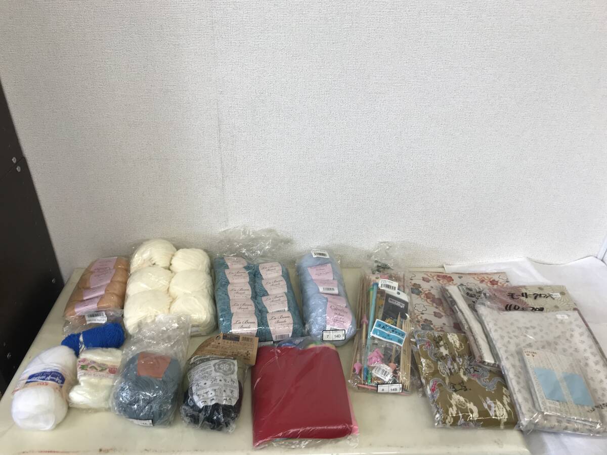 1815 手芸/裁縫用品 大量まとめ売り 新品/未開封品あり ハンドクラフト 手工芸 手芯 布 毛糸 縫いバチ イミテーション 他拍卖