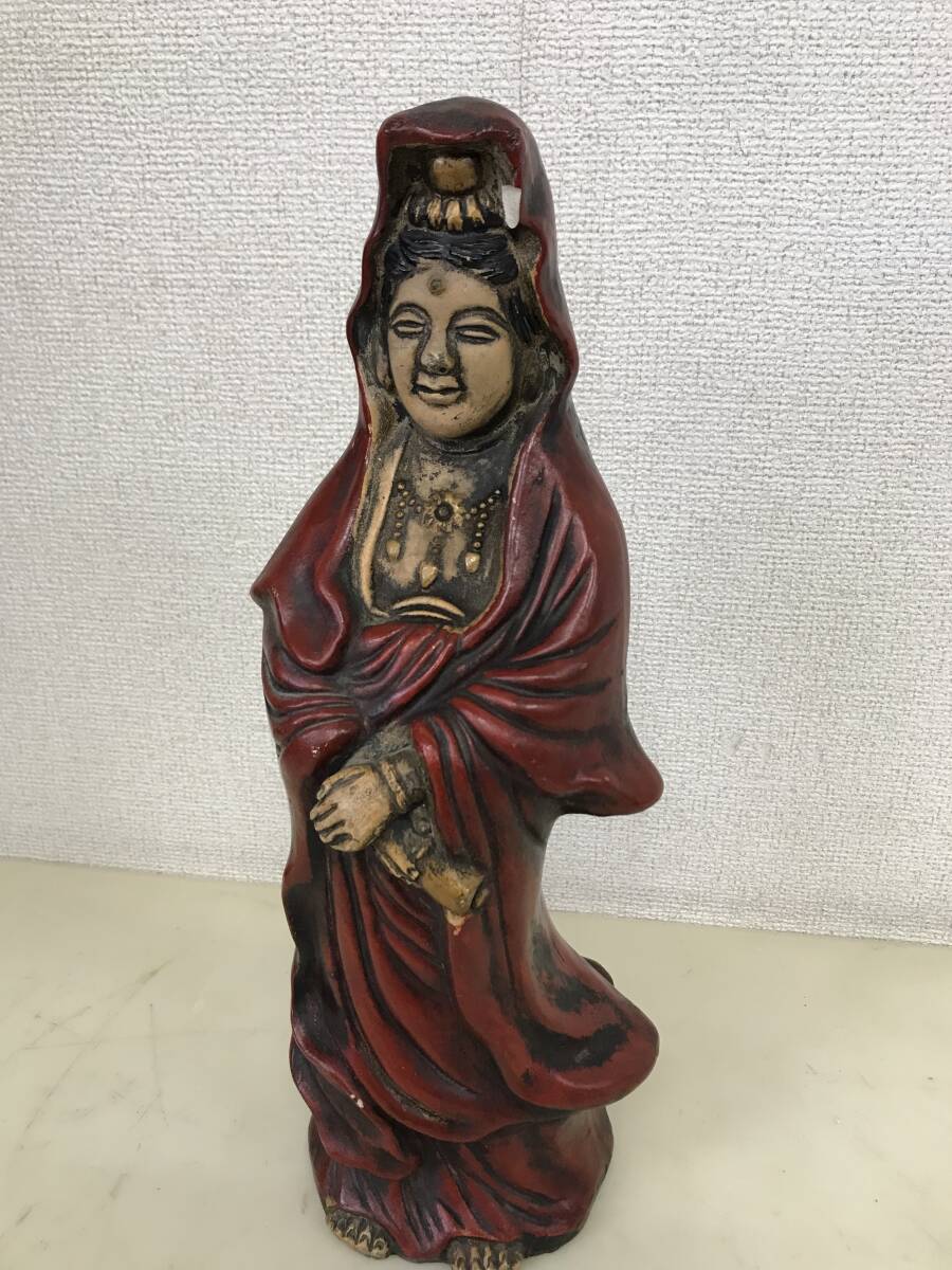 1766 観音菩薩像 置物 高さ約34㎝ 陶器 仏像 オブジェ 観音像 焼き物 骨董品 赤衣 インテリア コレクション アンティーク 拍卖