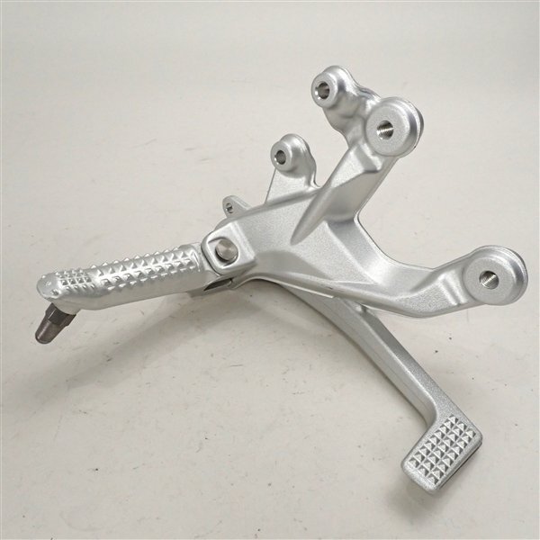 ▼BMW/S1000RR/15-18年 純正 右側 メインステップ(B0903A06)拍卖