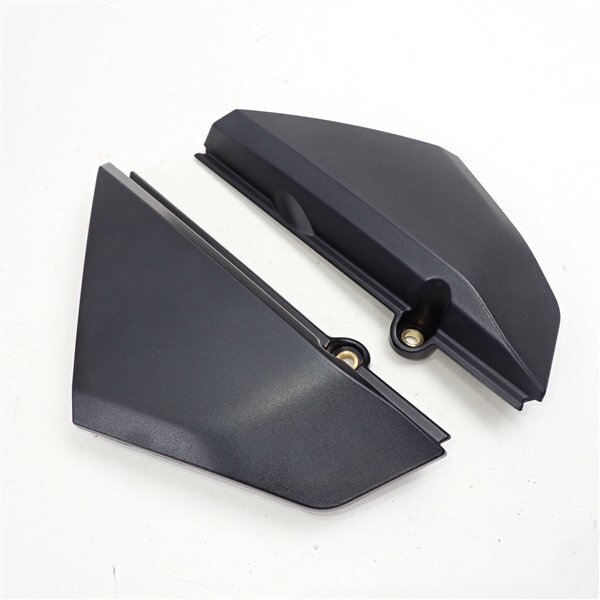 ♪DUCATI/スクランブラーSIXTY2 純正 タンク下側 左右 サイドカバー(D0922B06)拍卖