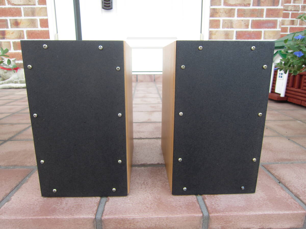 スピーカー  エンクロージャー   8cm~10cm用  後面バスレフ式   ユニット穴あけします。 ペア拍卖