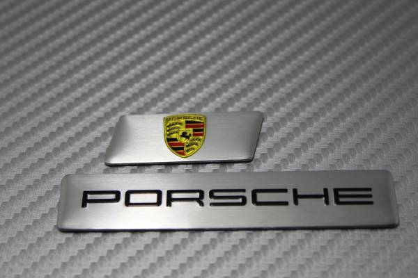 NEW ポルシェ 即日発送 PORSCHE エンブレム 二枚1ペア 911マカンカイエンパナメーラ718ケイマン718ボクスター911GT3拍卖