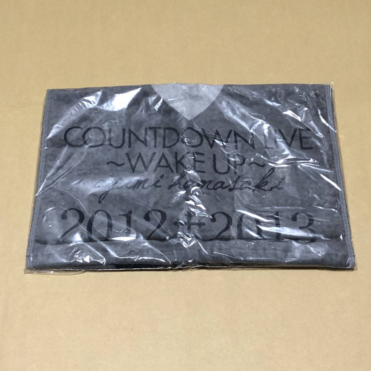 浜崎あゆみ ayumi hamasaki COUNTDOWN LIVE 2012-2013 A ~WAKE UP~ スポーツタオル グレー 未開封 ★★★ 送料込み ★★★ 超レア拍卖