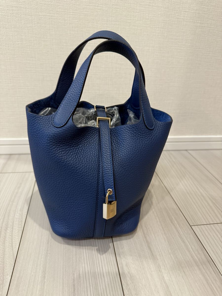 新品 未使用 エルメス HERMES ピコタンロック PM 18 ブルータイ K刻印 2025 シャンパンゴールド拍卖