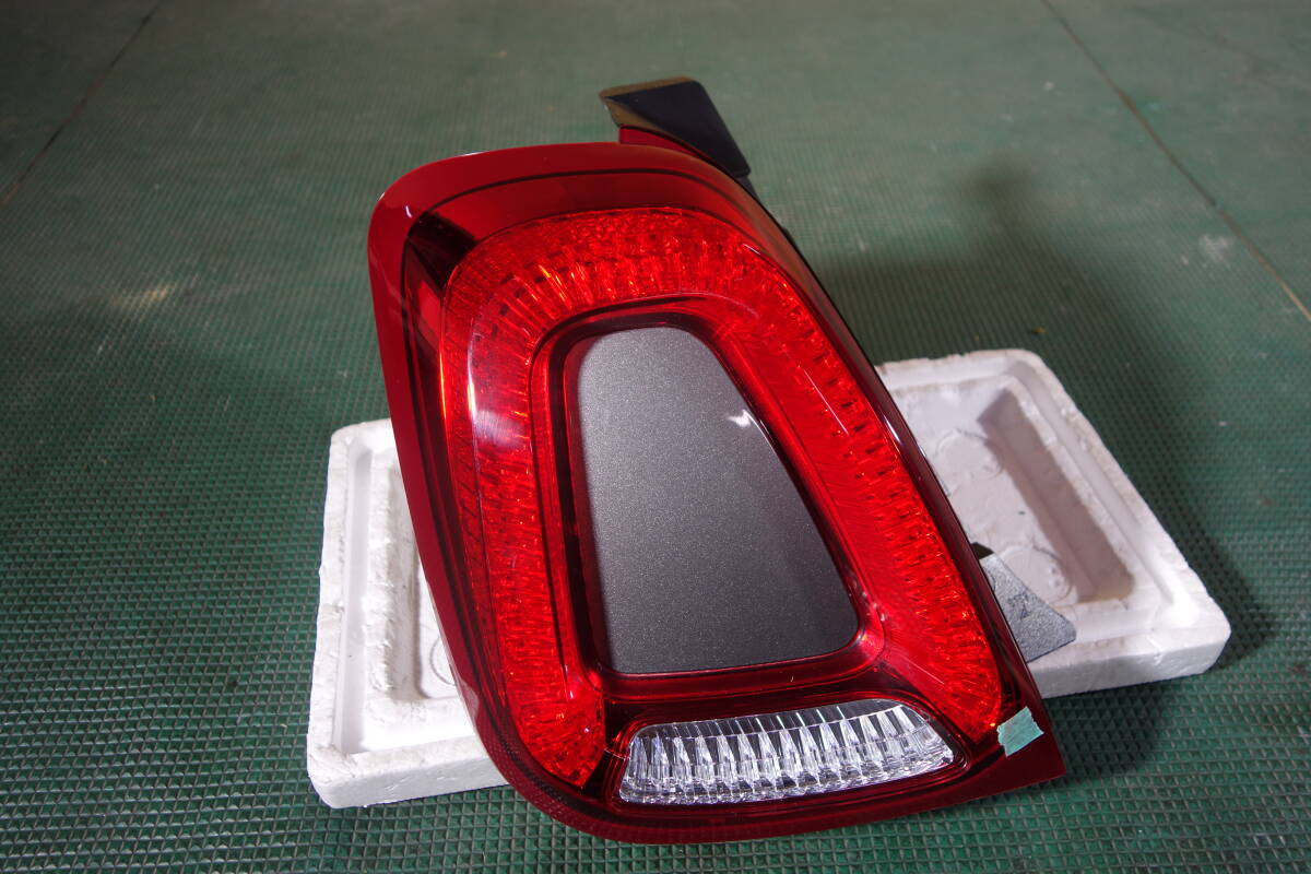 21088 FIAT500 後期 (シリーズ4以降) 純正 左 テールランプ 52007424 / 81590101拍卖