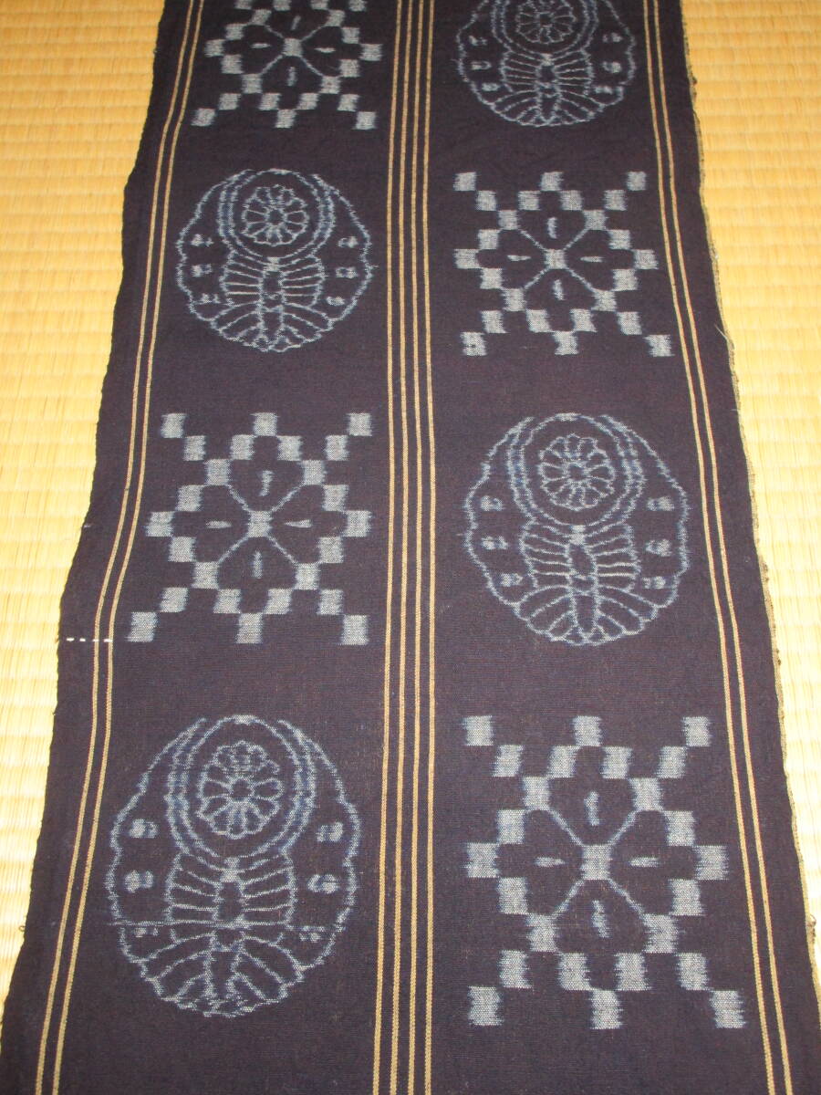 【昔古布】大正期 無傷で 美品 厚手の 藍染手織木綿 絵絣1幅 (長145) ●揚羽蝶・菊・幾何学●拍卖