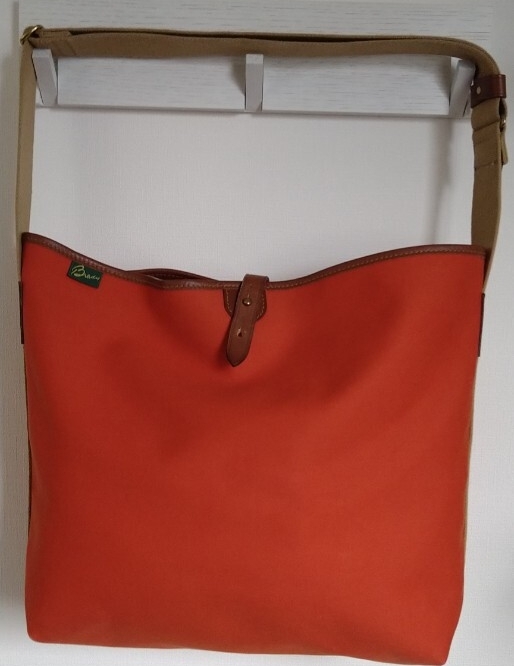 BRADY ブレディ ショルダーバッグ オレンジ 美品拍卖