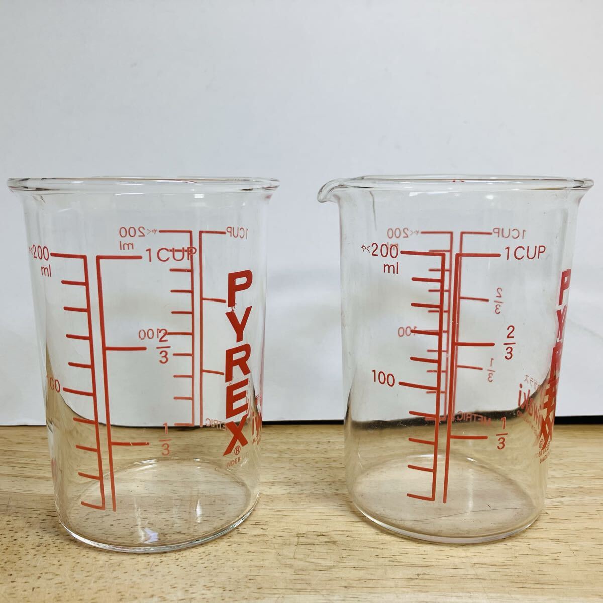 一部ヒビあり 耐熱ガラス PYREX 計量カップ 2ケセット拍卖