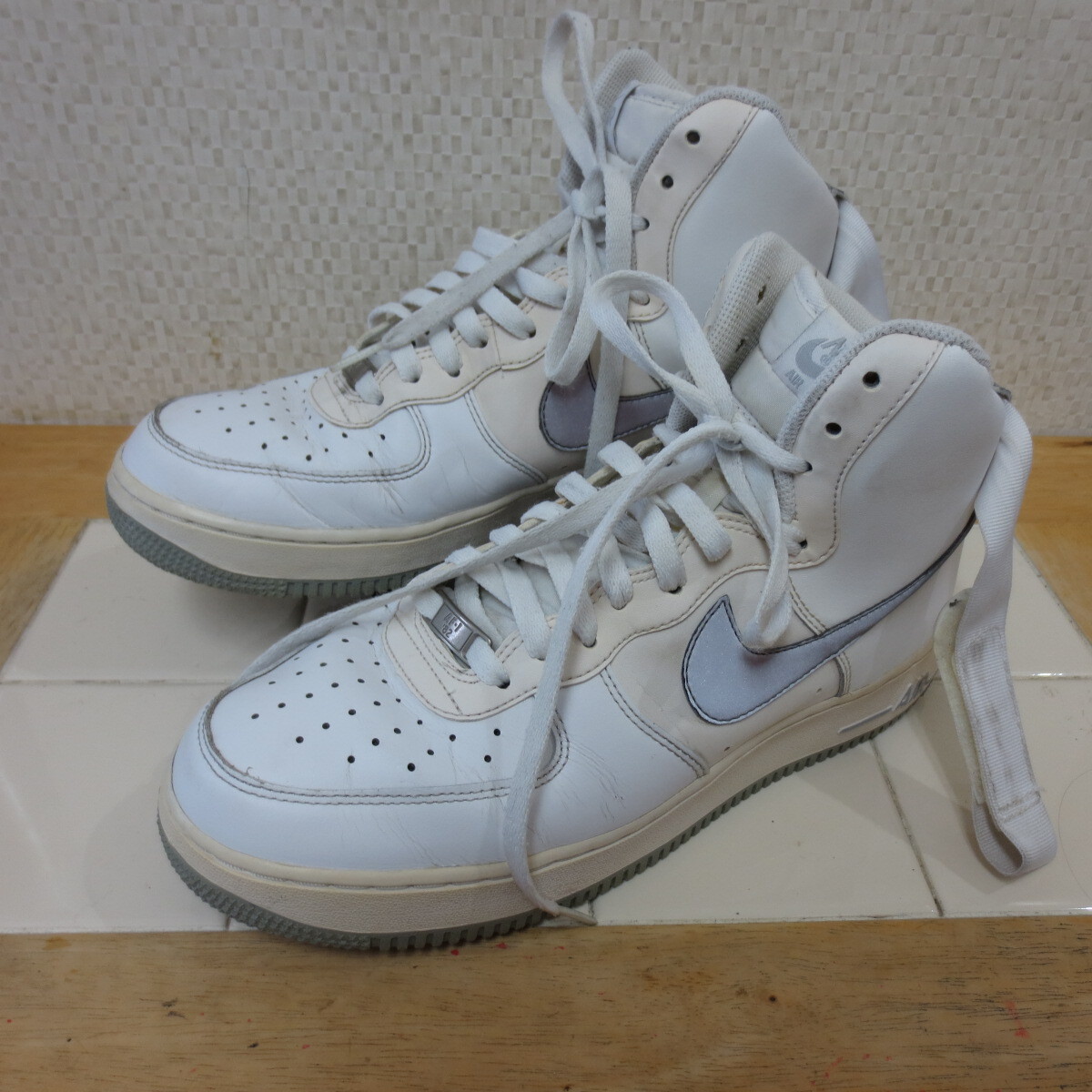 ナイキ エアフォース 1 ハイ '07 315121-116 ホワイト シルバー 27㎝ NIKE AIR FORCE 1 HIGH '07 佐川急便700円 I9/19拍卖