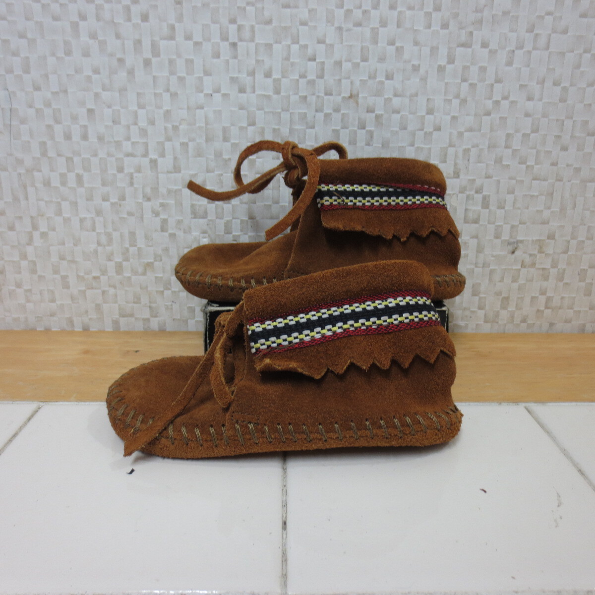 新品B品(試着品) ミネトンカ モカシン ブラウン 12cm キッズ ベビーシューズ Minnetonka レタパ送料600円 k9/29拍卖