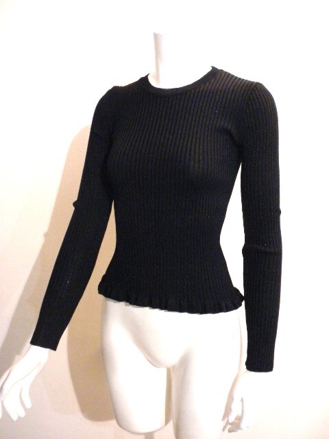 新品2025AWモデル入荷☆彡ITALY『RINASCIMENTO』◆リナシメント◆人気の裾フリル!美フィット!黒リヴ編みレーヨンニット!M/Lサイズ拍卖