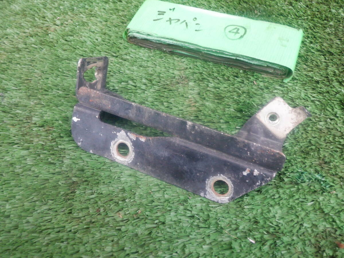 スカイライン ジャパン 2000GT 4ドア ④ リアブレーキバイパスバルブブラケット ステー L20 C210 HGC210 GC211 C211拍卖
